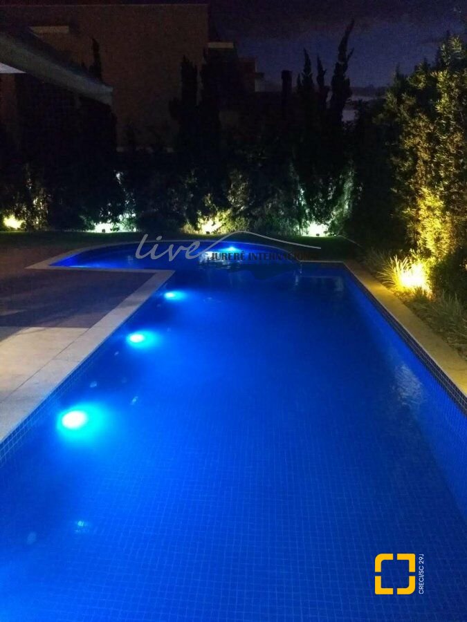 Casa com 470m², 8 quartos (sendo 4 suítes), 2 garagens, no bairro Jurerê Internacional em Florianópolis