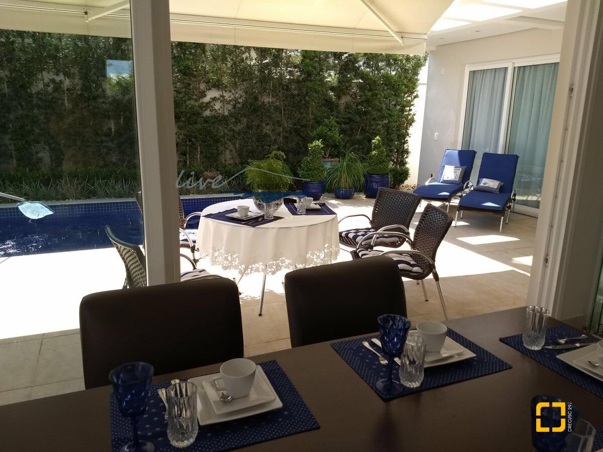 Casa com 470m², 8 quartos (sendo 4 suítes), 2 garagens, no bairro Jurerê Internacional em Florianópolis