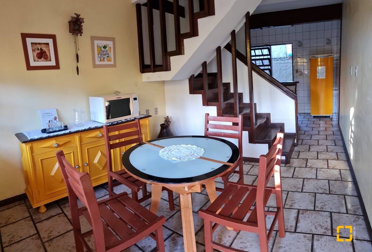 Hotel com 852m², 14 quartos (sendo 7 suítes), 10 garagens, no bairro Ponta das Canas em Florianópolis