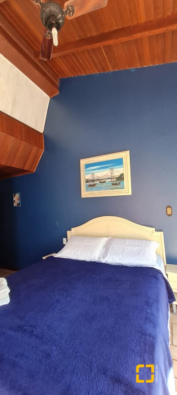 Hotel com 852m², 14 quartos (sendo 7 suítes), 10 garagens, no bairro Ponta das Canas em Florianópolis