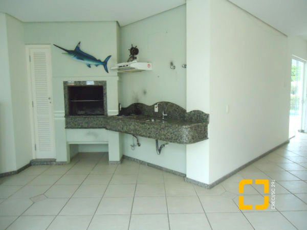Casa com 380m², 7 quartos (sendo 2 suítes), 2 garagens, no bairro Jurerê em Florianópolis