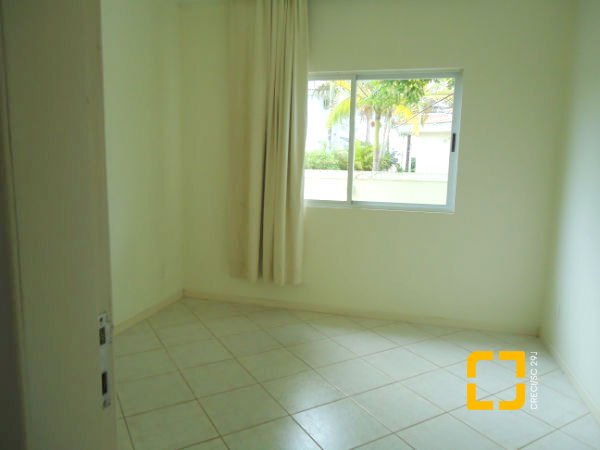 Casa com 380m², 7 quartos (sendo 2 suítes), 2 garagens, no bairro Jurerê em Florianópolis