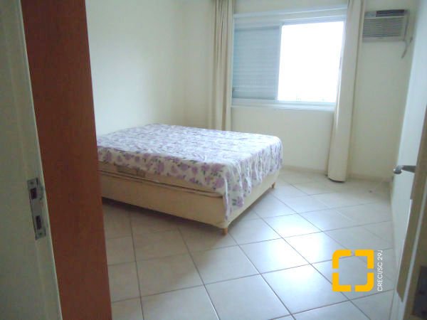 Casa com 380m², 7 quartos (sendo 2 suítes), 2 garagens, no bairro Jurerê em Florianópolis