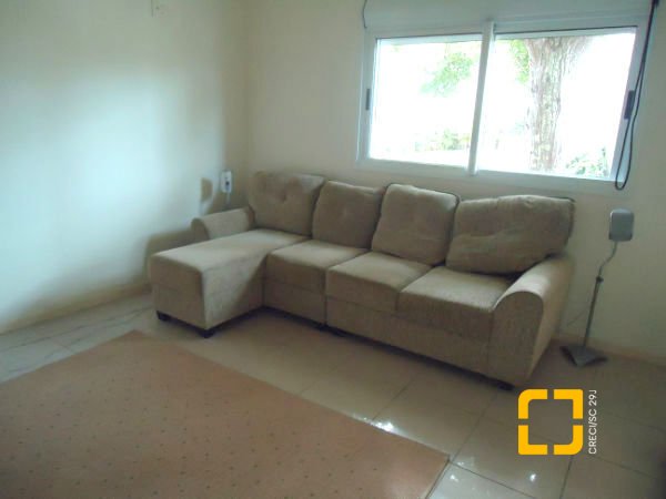 Casa com 380m², 7 quartos (sendo 2 suítes), 2 garagens, no bairro Jurerê em Florianópolis