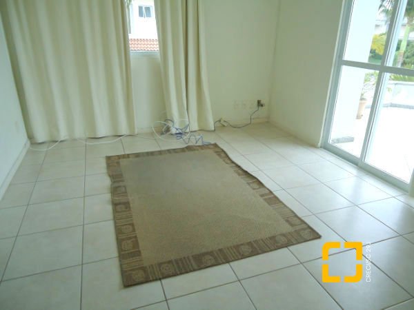 Casa com 380m², 7 quartos (sendo 2 suítes), 2 garagens, no bairro Jurerê em Florianópolis