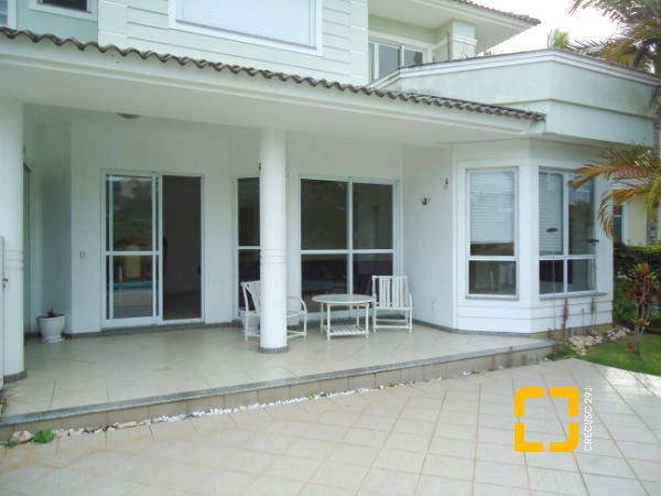 Casa com 380m², 7 quartos (sendo 2 suítes), 2 garagens, no bairro Jurerê em Florianópolis