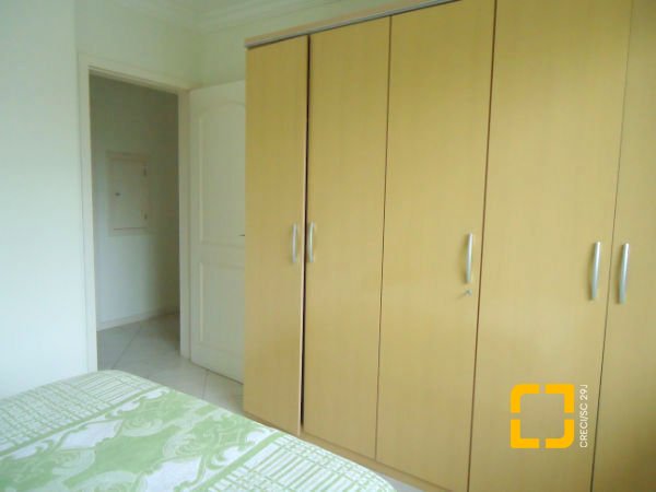 Casa com 380m², 7 quartos (sendo 2 suítes), 2 garagens, no bairro Jurerê em Florianópolis