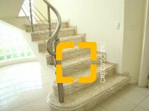 Casa com 380m², 7 quartos (sendo 2 suítes), 2 garagens, no bairro Jurerê em Florianópolis