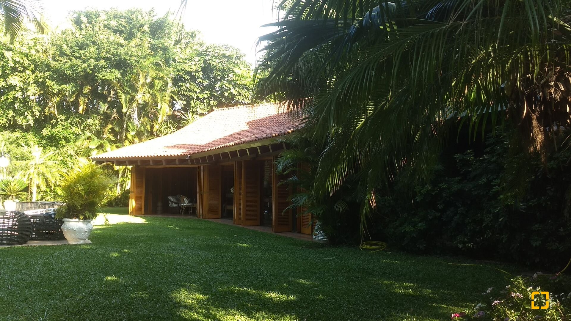Casa com 942m², 5 quartos (sendo 5 suítes), 3 garagens, no bairro Jurerê Internacional em Florianópolis