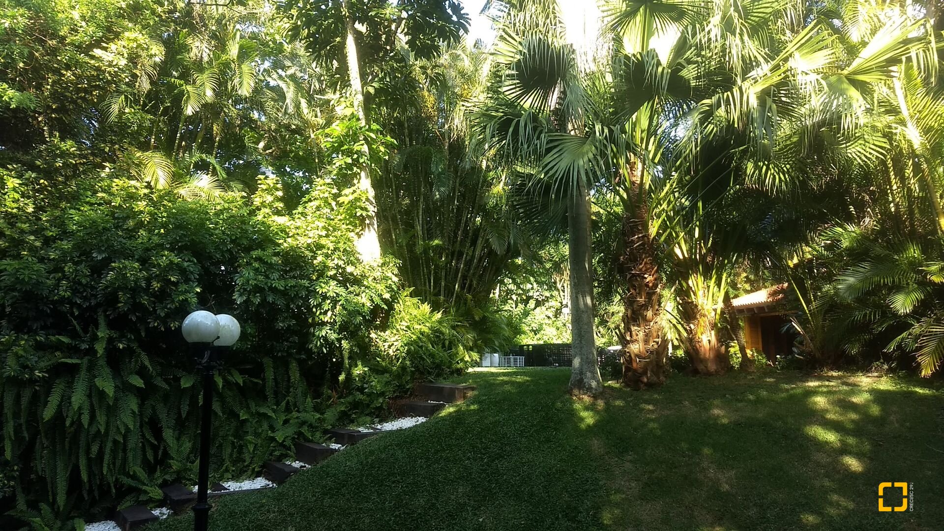 Casa com 942m², 5 quartos (sendo 5 suítes), 3 garagens, no bairro Jurerê Internacional em Florianópolis