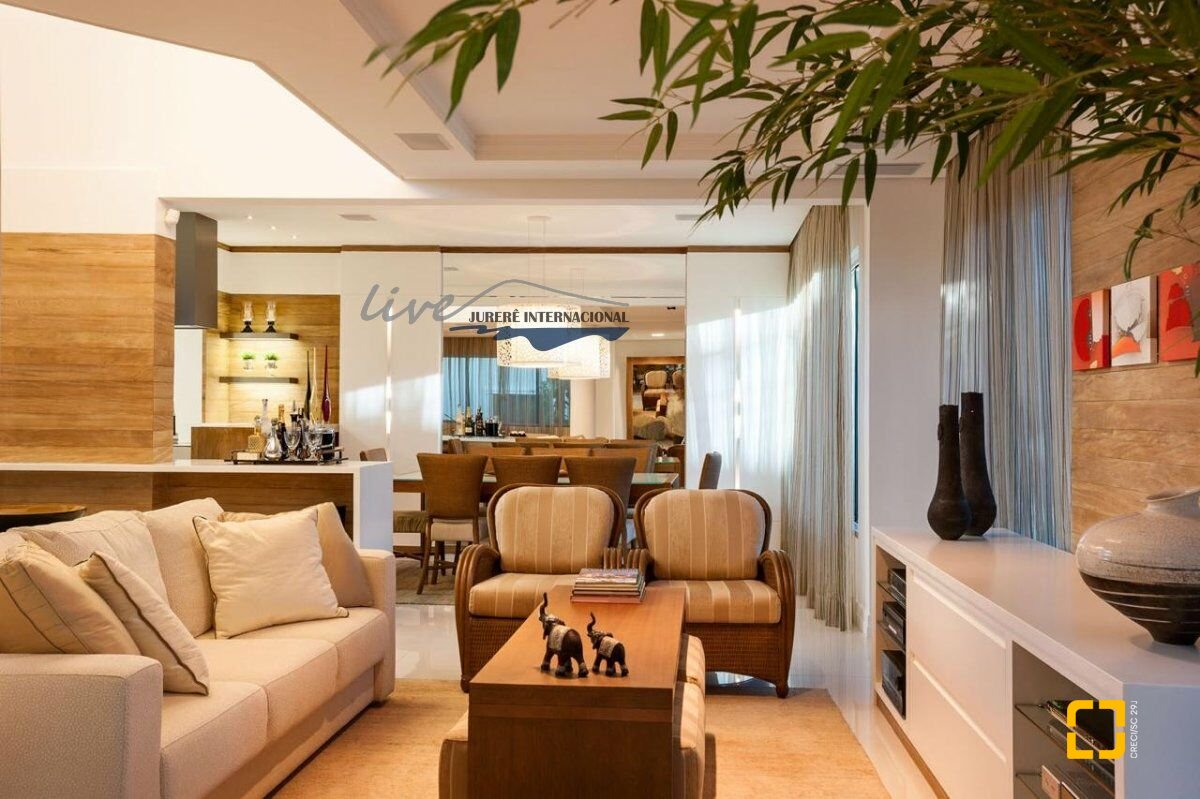 Casa com 464m², 9 quartos (sendo 4 suítes), 4 garagens, no bairro Jurerê Internacional em Florianópolis