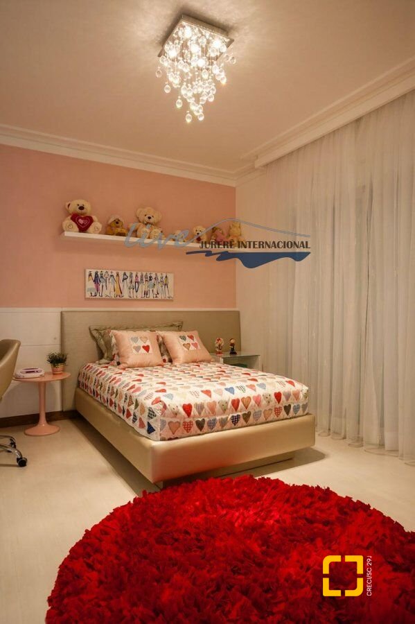 Casa com 464m², 9 quartos (sendo 4 suítes), 4 garagens, no bairro Jurerê Internacional em Florianópolis