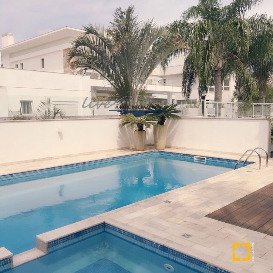Casa com 464m², 9 quartos (sendo 4 suítes), 4 garagens, no bairro Jurerê Internacional em Florianópolis