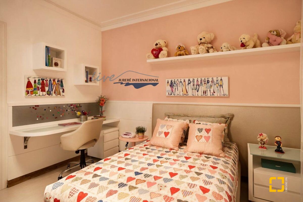 Casa com 464m², 9 quartos (sendo 4 suítes), 4 garagens, no bairro Jurerê Internacional em Florianópolis