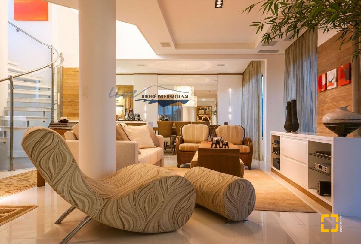 Casa com 464m², 9 quartos (sendo 4 suítes), 4 garagens, no bairro Jurerê Internacional em Florianópolis