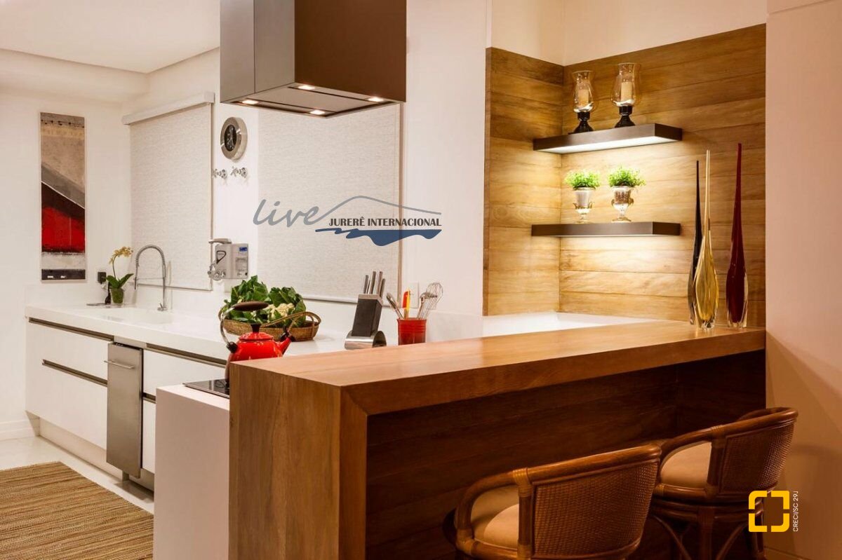 Casa com 464m², 9 quartos (sendo 4 suítes), 4 garagens, no bairro Jurerê Internacional em Florianópolis