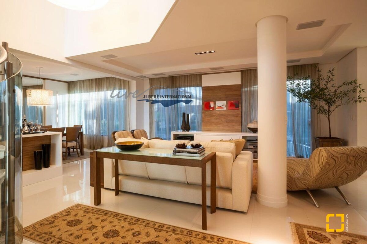 Casa com 464m², 9 quartos (sendo 4 suítes), 4 garagens, no bairro Jurerê Internacional em Florianópolis