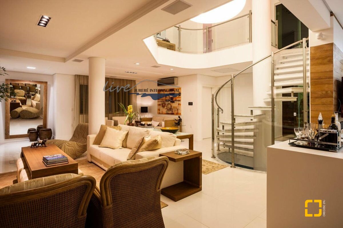 Casa com 464m², 9 quartos (sendo 4 suítes), 4 garagens, no bairro Jurerê Internacional em Florianópolis