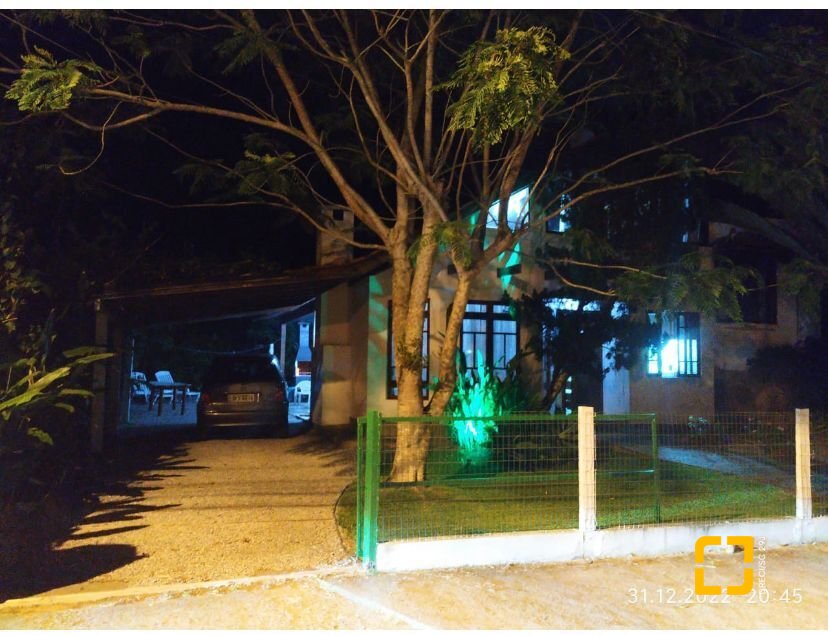 Casa com 200m², 7 quartos (sendo 3 suítes), 5 garagens, no bairro Jurerê Internacional em Florianópolis
