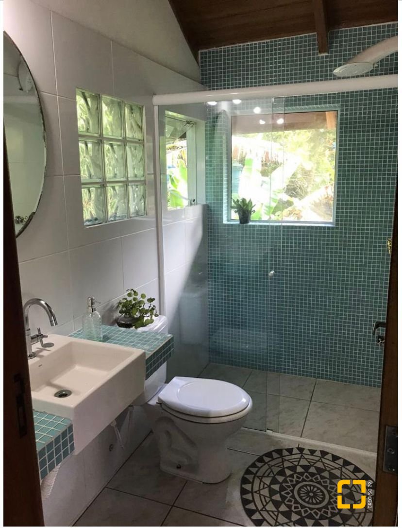 Casa com 200m², 7 quartos (sendo 3 suítes), 5 garagens, no bairro Jurerê Internacional em Florianópolis