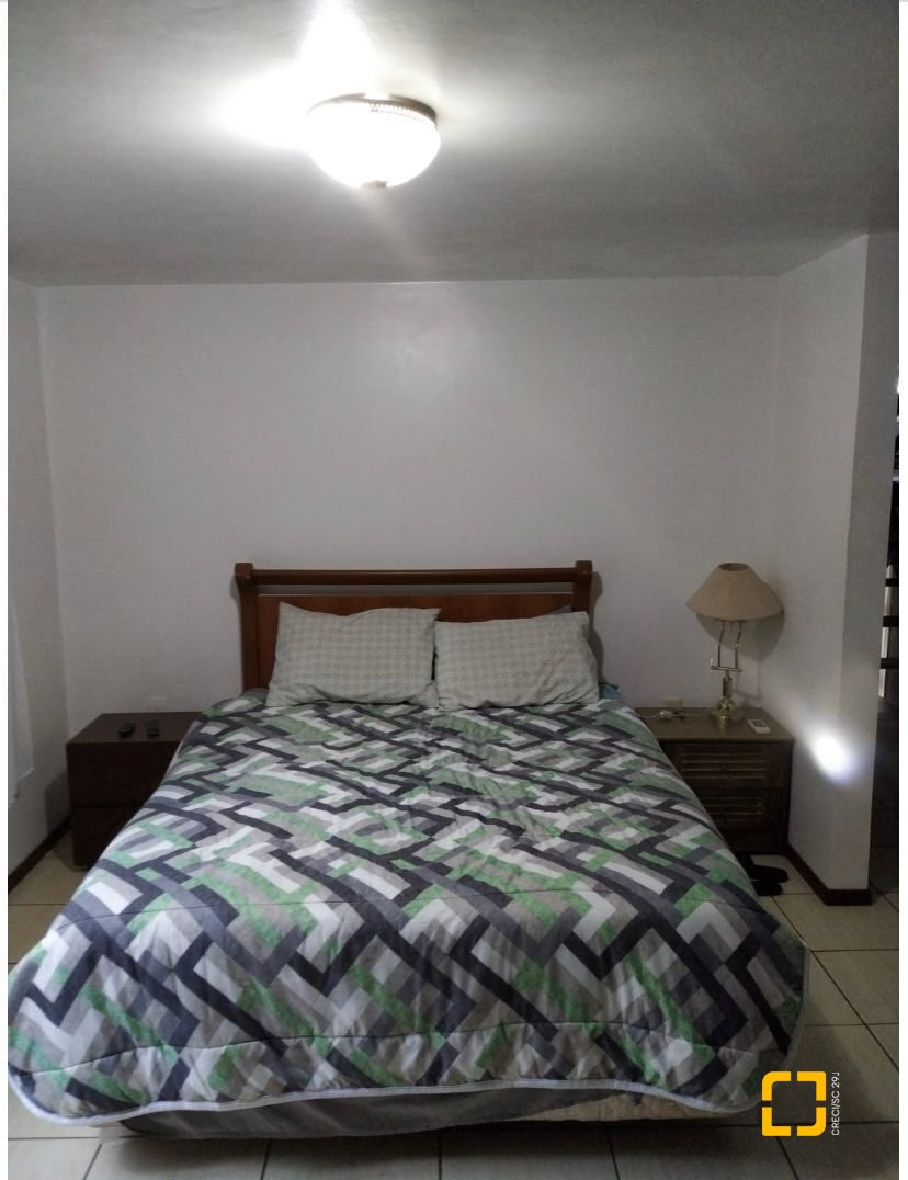 Casa com 200m², 7 quartos (sendo 3 suítes), 5 garagens, no bairro Jurerê Internacional em Florianópolis