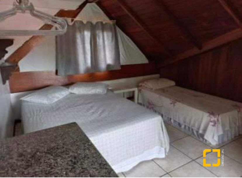 Casa com 200m², 7 quartos (sendo 3 suítes), 5 garagens, no bairro Jurerê Internacional em Florianópolis
