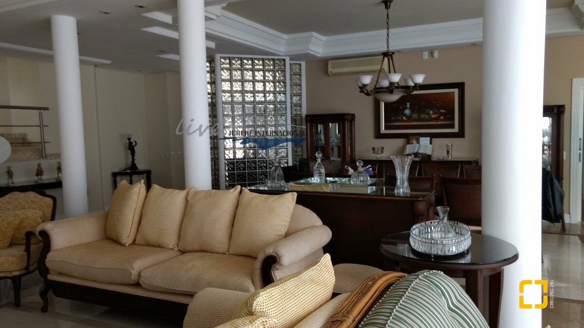 Casa com 1290m², 8 quartos (sendo 6 suítes), 8 garagens, no bairro Jurerê Internacional em Florianópolis