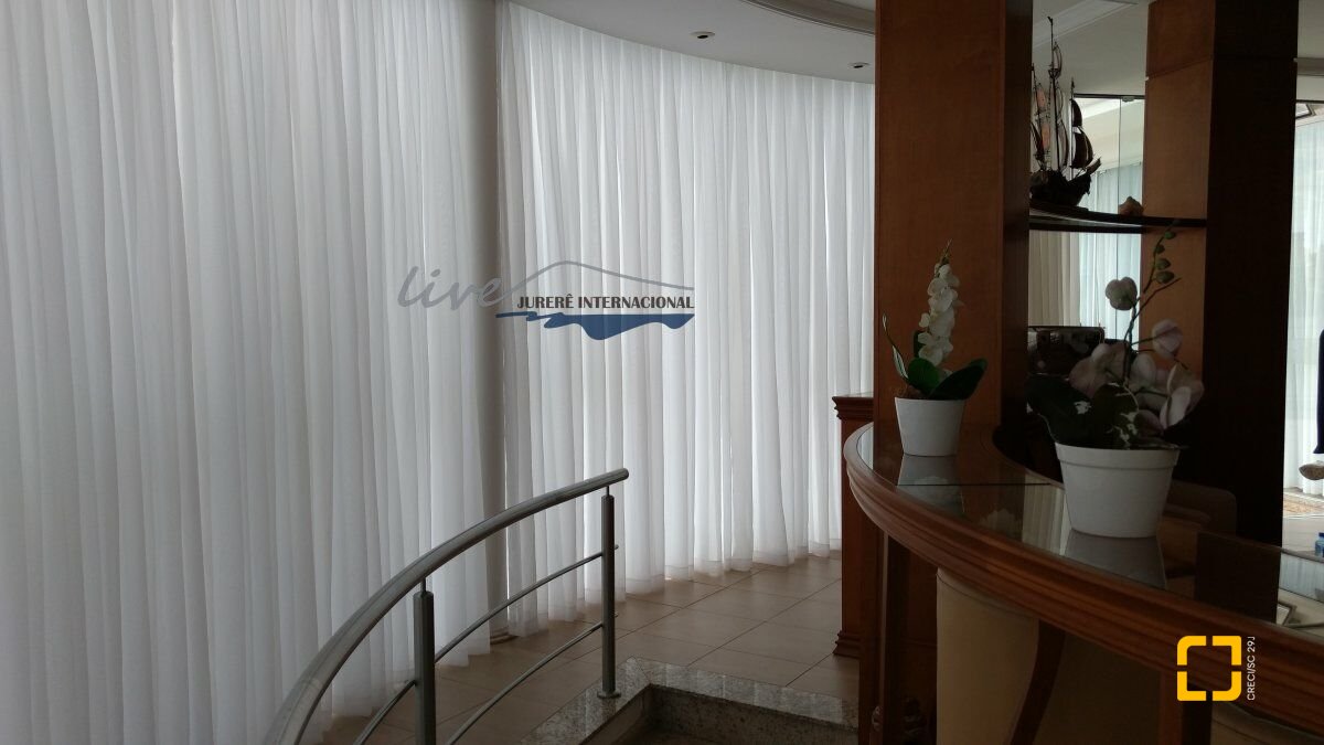 Casa com 1290m², 8 quartos (sendo 6 suítes), 8 garagens, no bairro Jurerê Internacional em Florianópolis