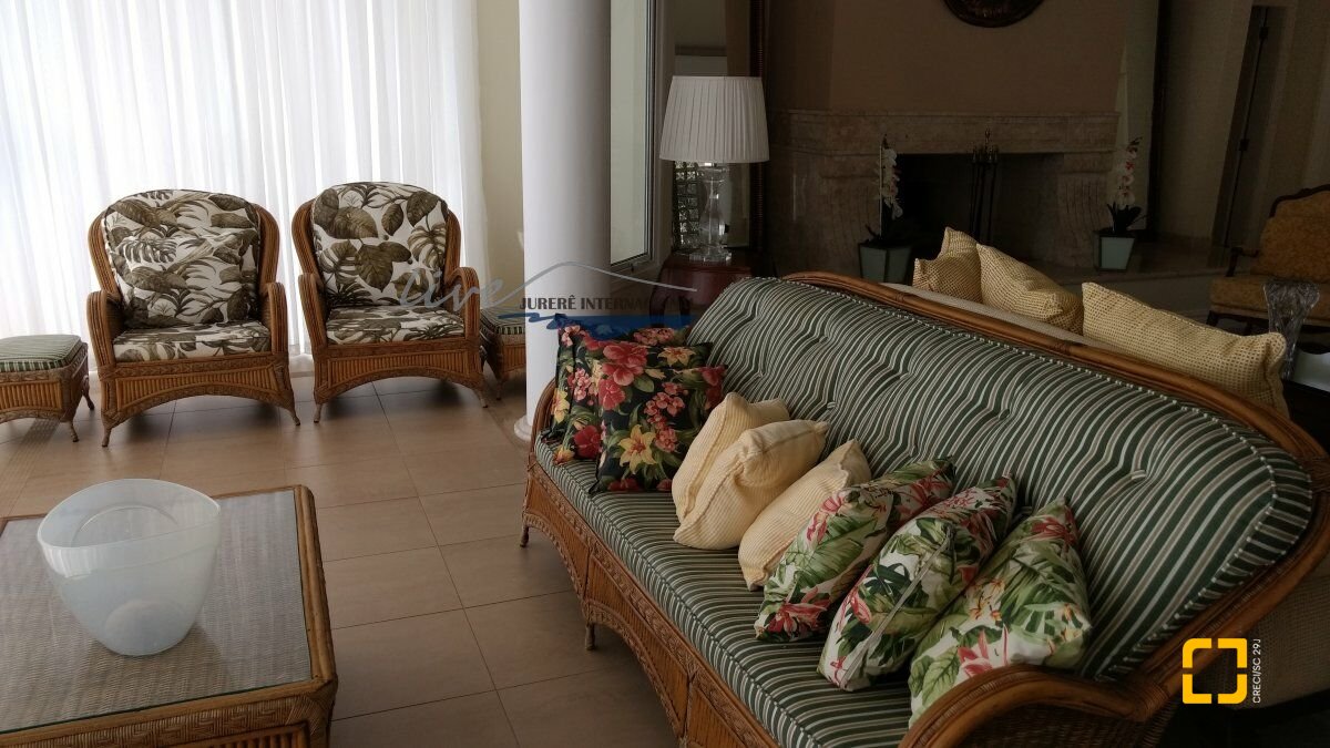 Casa com 1290m², 8 quartos (sendo 6 suítes), 8 garagens, no bairro Jurerê Internacional em Florianópolis