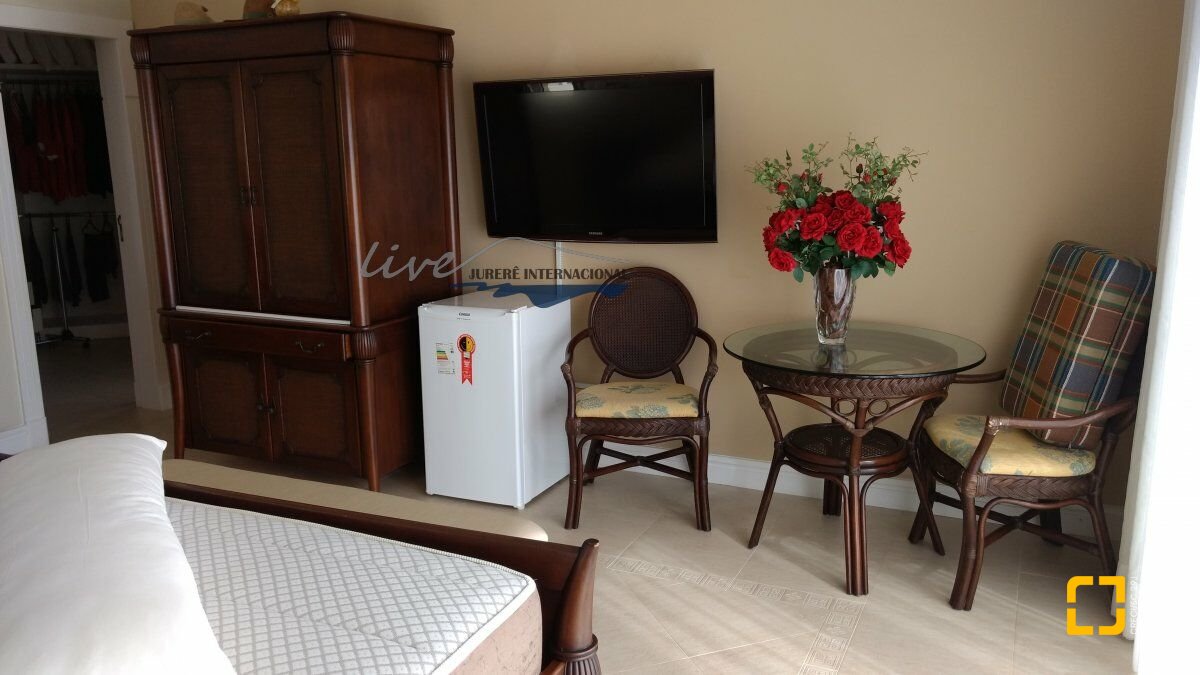 Casa com 1290m², 8 quartos (sendo 6 suítes), 8 garagens, no bairro Jurerê Internacional em Florianópolis