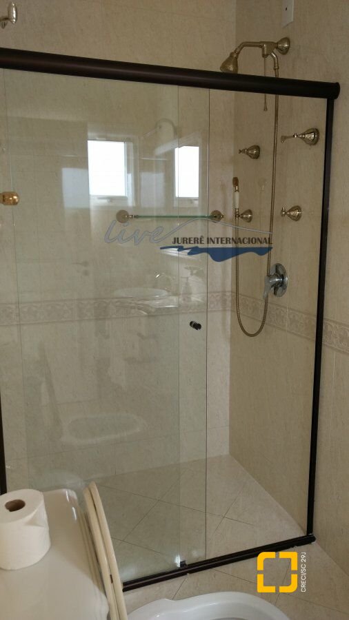 Casa com 1290m², 8 quartos (sendo 6 suítes), 8 garagens, no bairro Jurerê Internacional em Florianópolis