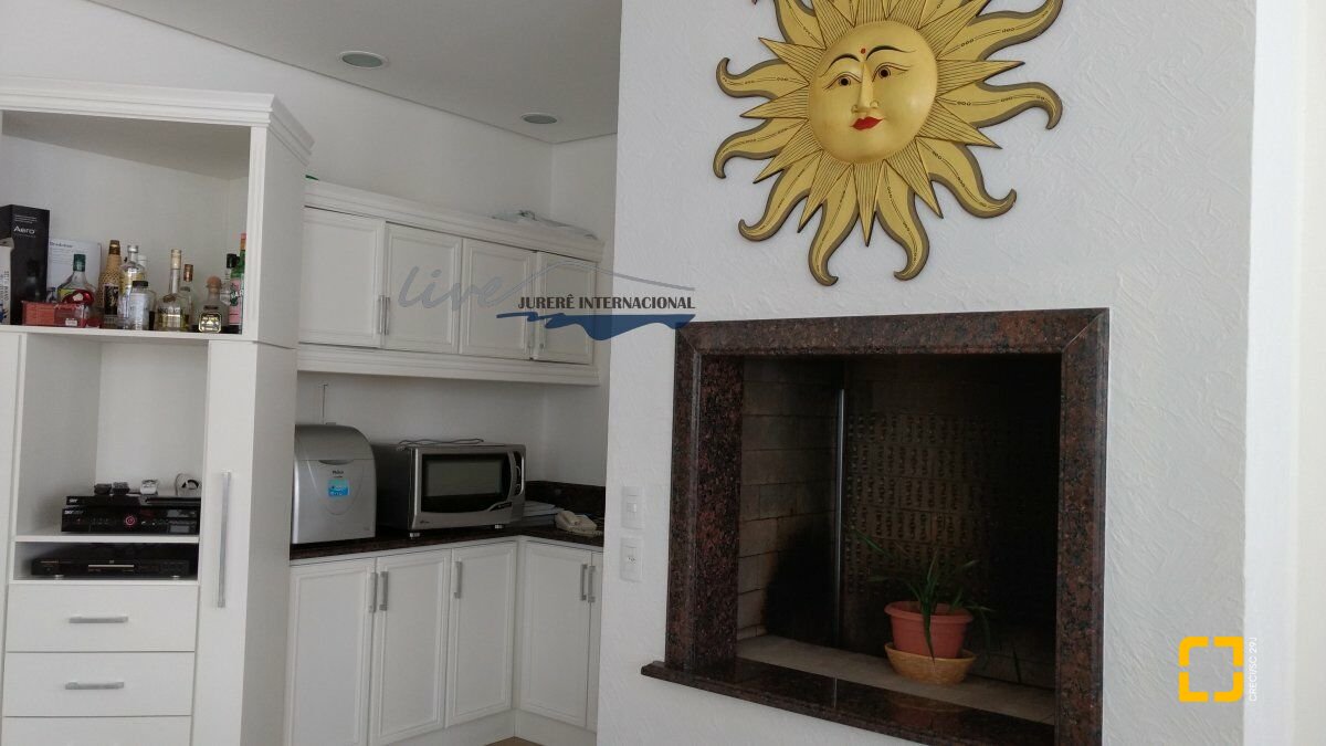 Casa com 1290m², 8 quartos (sendo 6 suítes), 8 garagens, no bairro Jurerê Internacional em Florianópolis