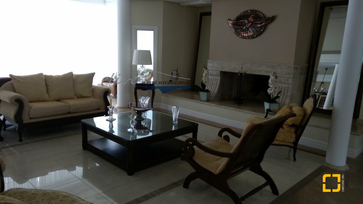 Casa com 1290m², 8 quartos (sendo 6 suítes), 8 garagens, no bairro Jurerê Internacional em Florianópolis