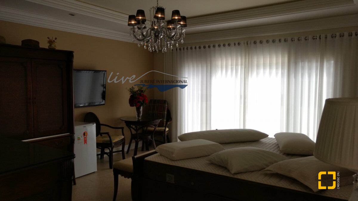 Casa com 1290m², 8 quartos (sendo 6 suítes), 8 garagens, no bairro Jurerê Internacional em Florianópolis