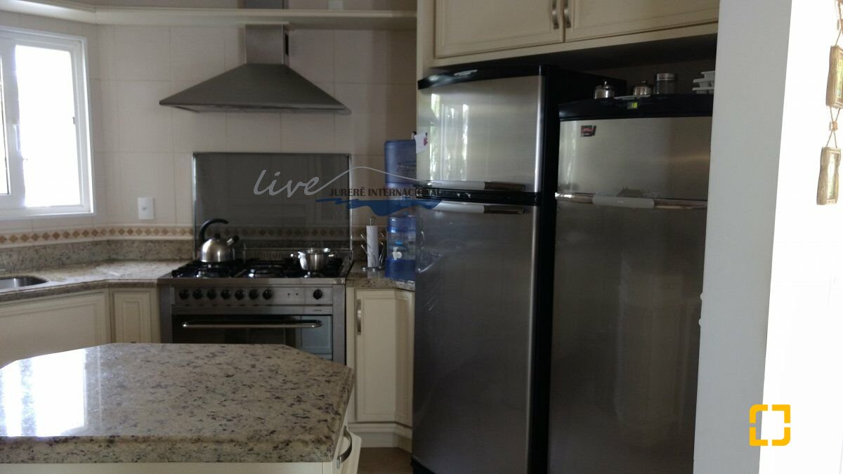 Casa com 1290m², 8 quartos (sendo 6 suítes), 8 garagens, no bairro Jurerê Internacional em Florianópolis