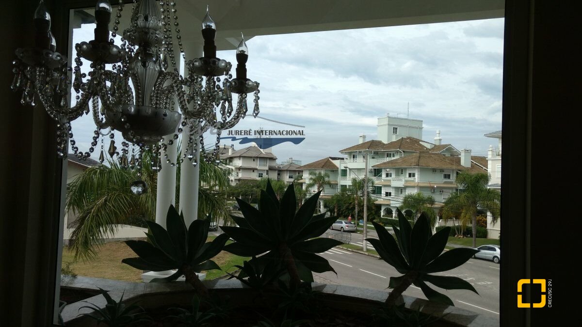 Casa com 1290m², 8 quartos (sendo 6 suítes), 8 garagens, no bairro Jurerê Internacional em Florianópolis