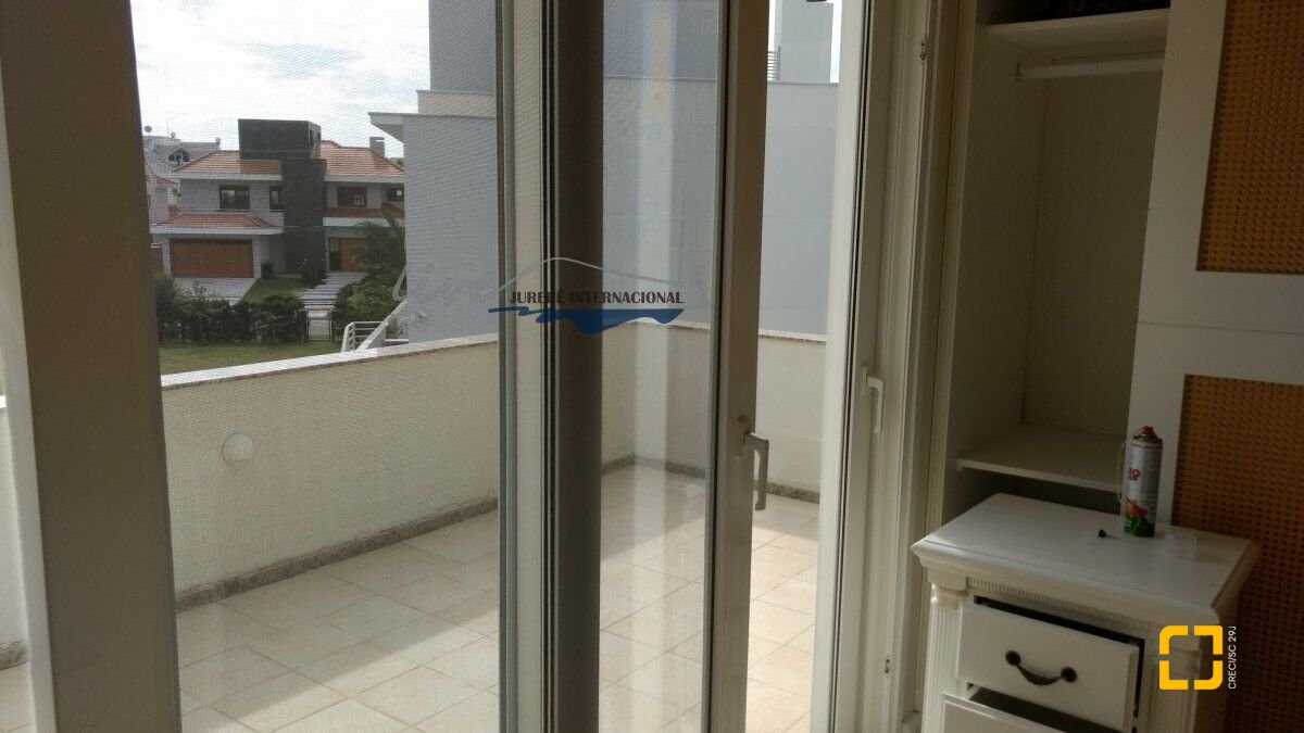 Casa com 1290m², 8 quartos (sendo 6 suítes), 8 garagens, no bairro Jurerê Internacional em Florianópolis