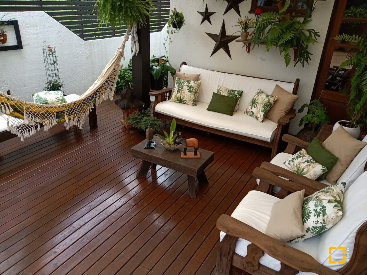 Casa com 280m², 6 quartos (sendo 2 suítes), 2 garagens, no bairro Jurerê Internacional em Florianópolis