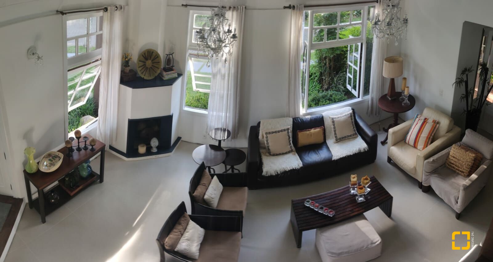 Casa com 280m², 6 quartos (sendo 2 suítes), 2 garagens, no bairro Jurerê Internacional em Florianópolis