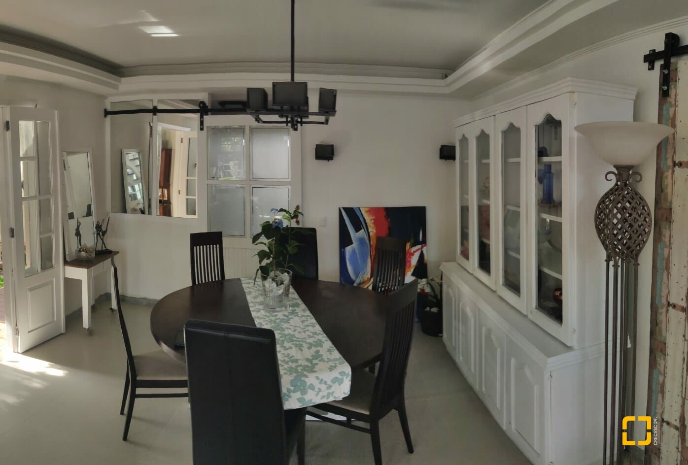 Casa com 280m², 6 quartos (sendo 2 suítes), 2 garagens, no bairro Jurerê Internacional em Florianópolis