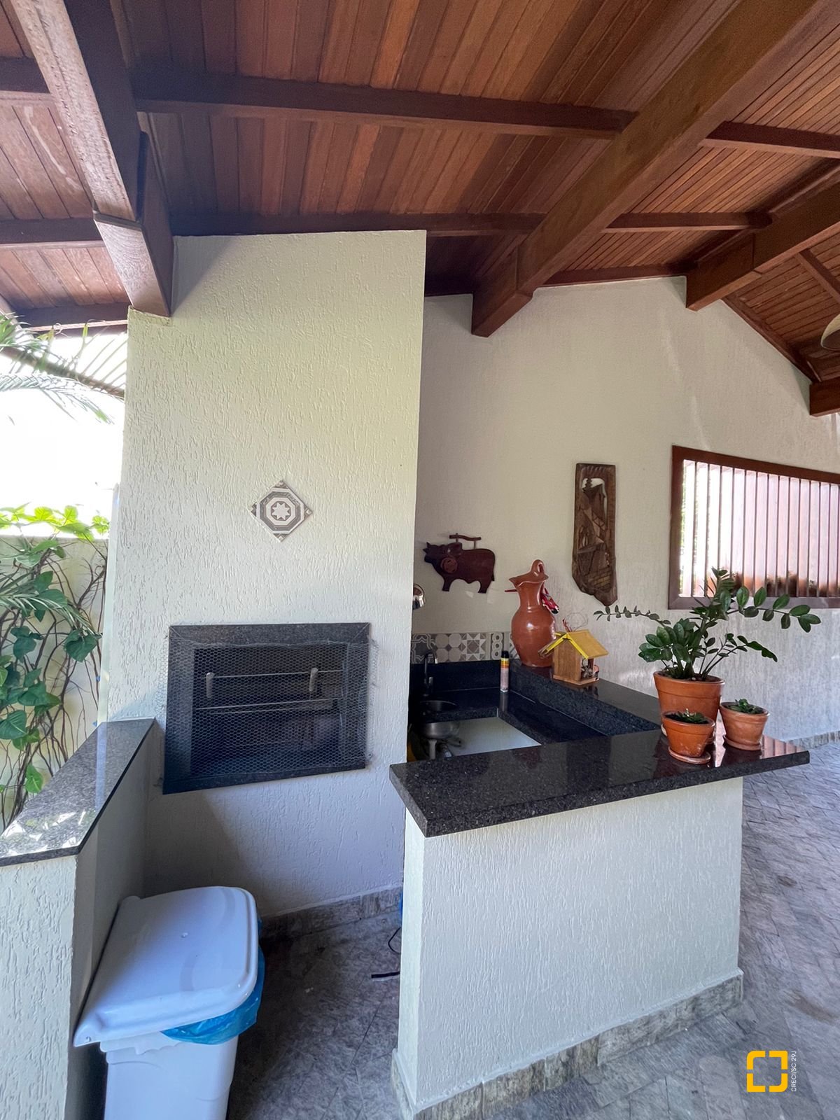 Casa com 3000m², 6 quartos (sendo 3 suítes), 2 garagens, no bairro Jurerê Internacional em Florianópolis