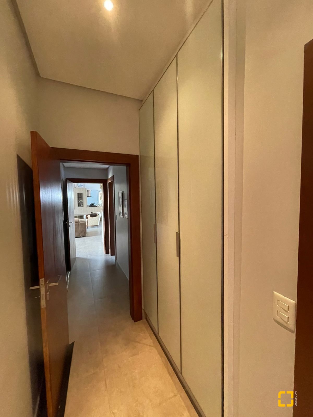 Casa com 3000m², 6 quartos (sendo 3 suítes), 2 garagens, no bairro Jurerê Internacional em Florianópolis