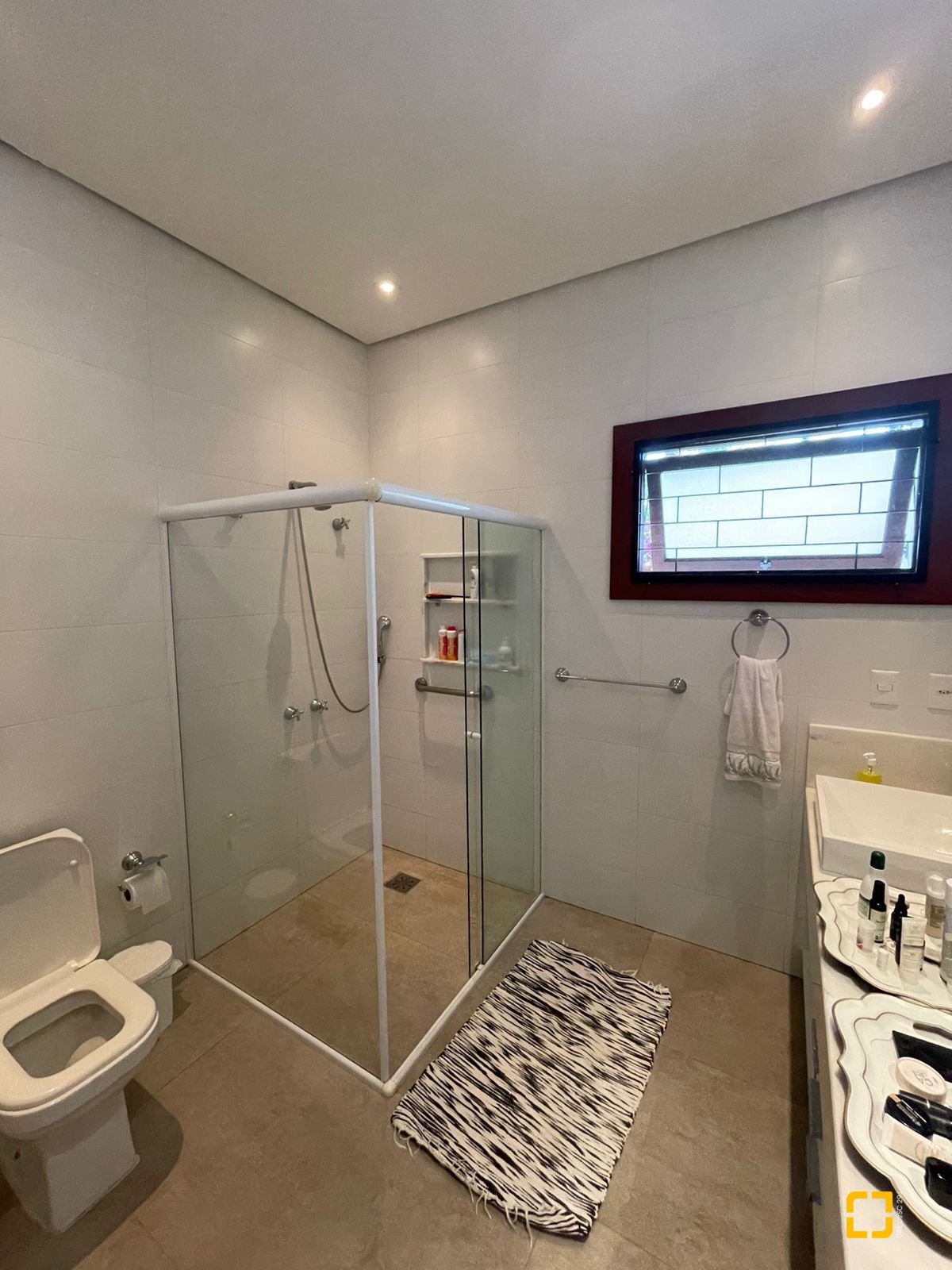 Casa com 3000m², 6 quartos (sendo 3 suítes), 2 garagens, no bairro Jurerê Internacional em Florianópolis