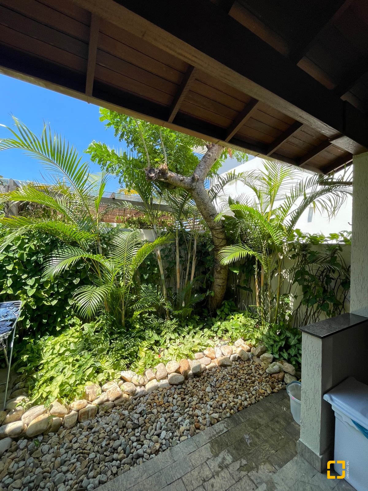 Casa com 3000m², 6 quartos (sendo 3 suítes), 2 garagens, no bairro Jurerê Internacional em Florianópolis