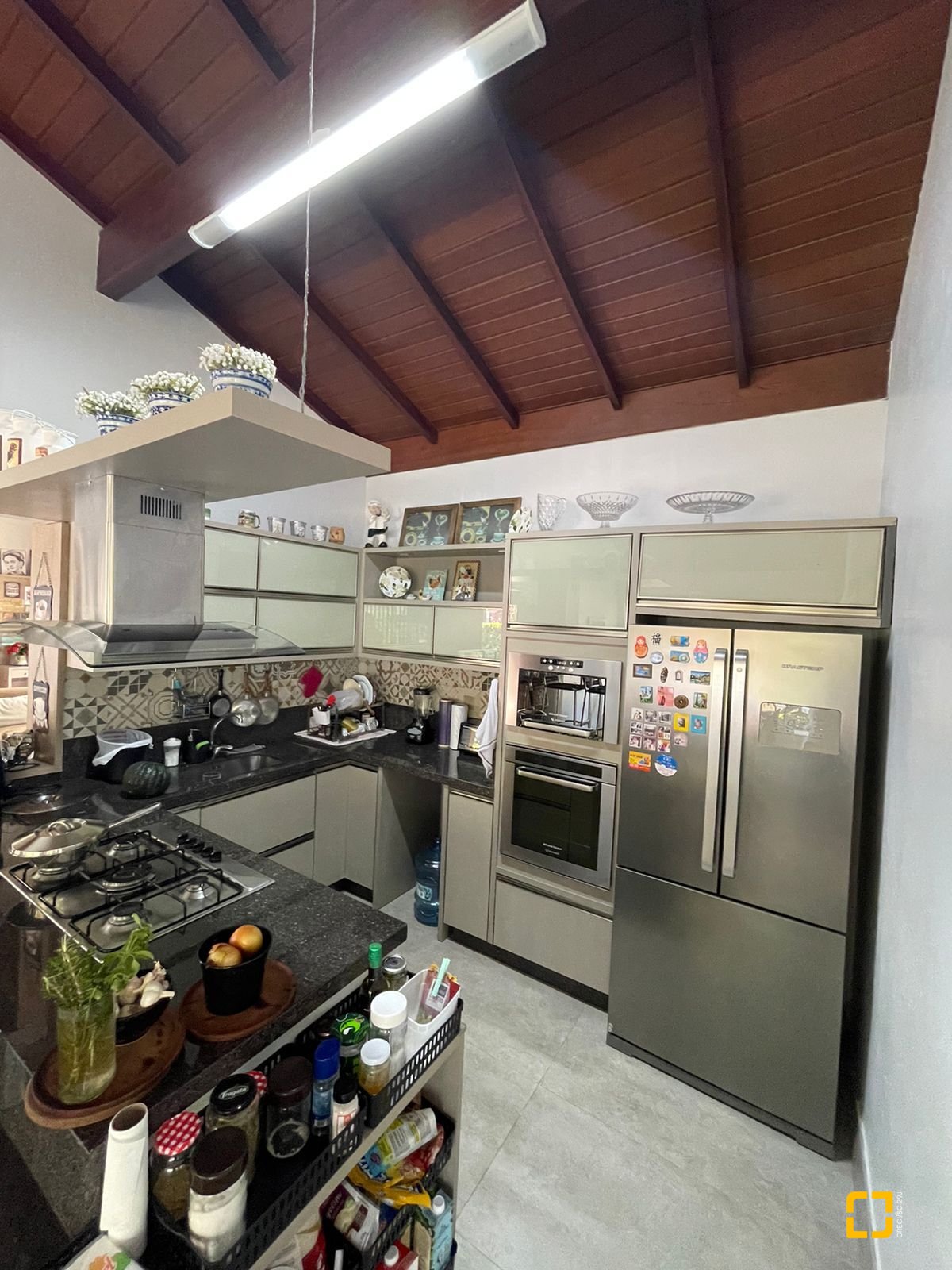 Casa com 3000m², 6 quartos (sendo 3 suítes), 2 garagens, no bairro Jurerê Internacional em Florianópolis