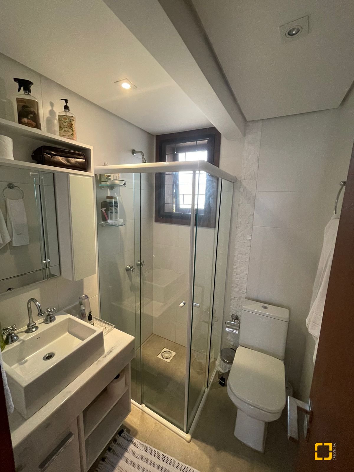 Casa com 3000m², 6 quartos (sendo 3 suítes), 2 garagens, no bairro Jurerê Internacional em Florianópolis