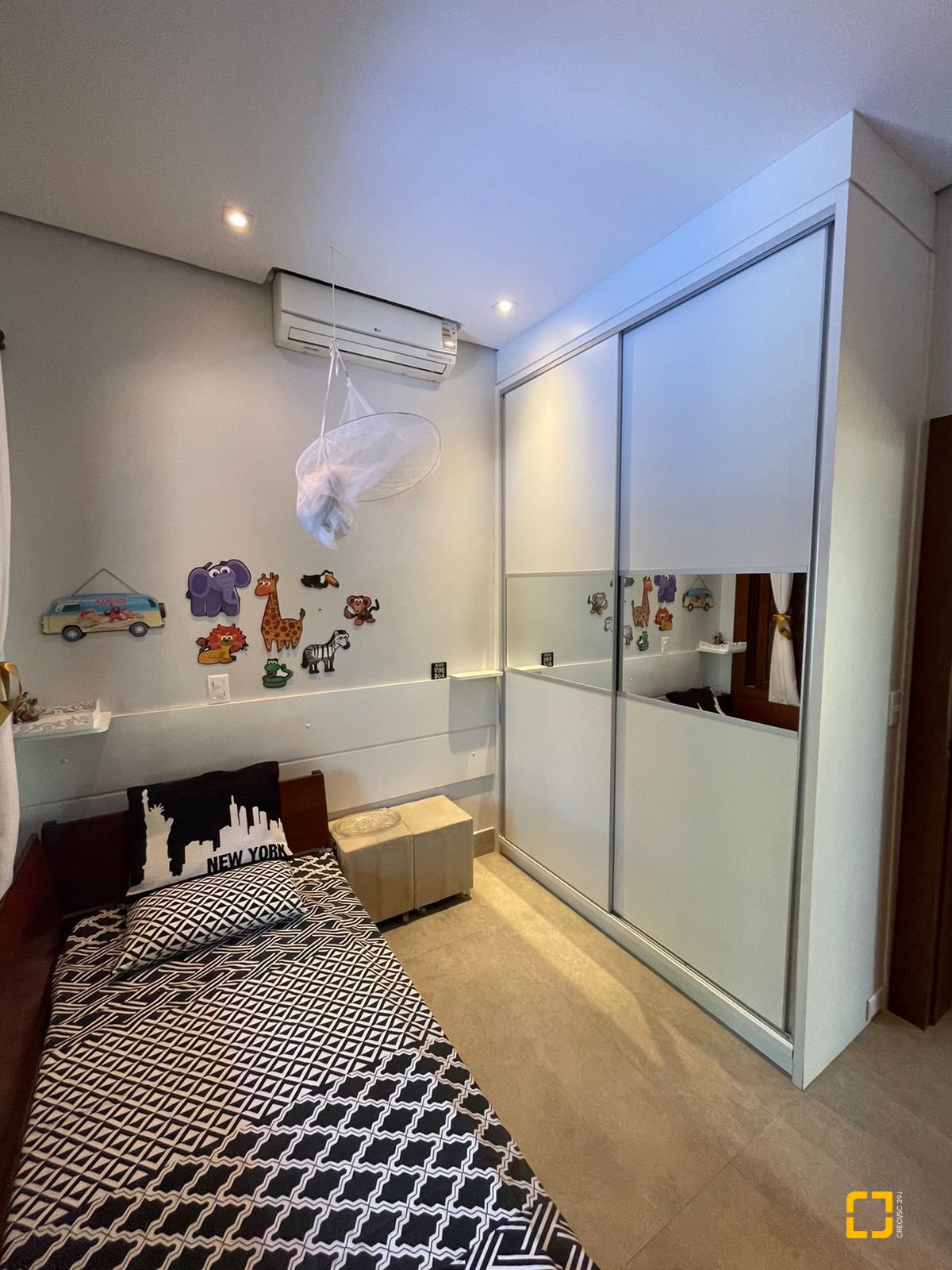 Casa com 3000m², 6 quartos (sendo 3 suítes), 2 garagens, no bairro Jurerê Internacional em Florianópolis