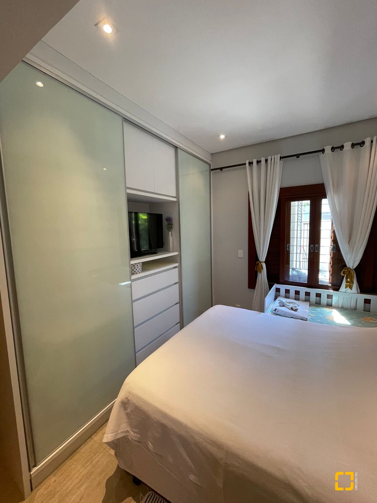 Casa com 3000m², 6 quartos (sendo 3 suítes), 2 garagens, no bairro Jurerê Internacional em Florianópolis