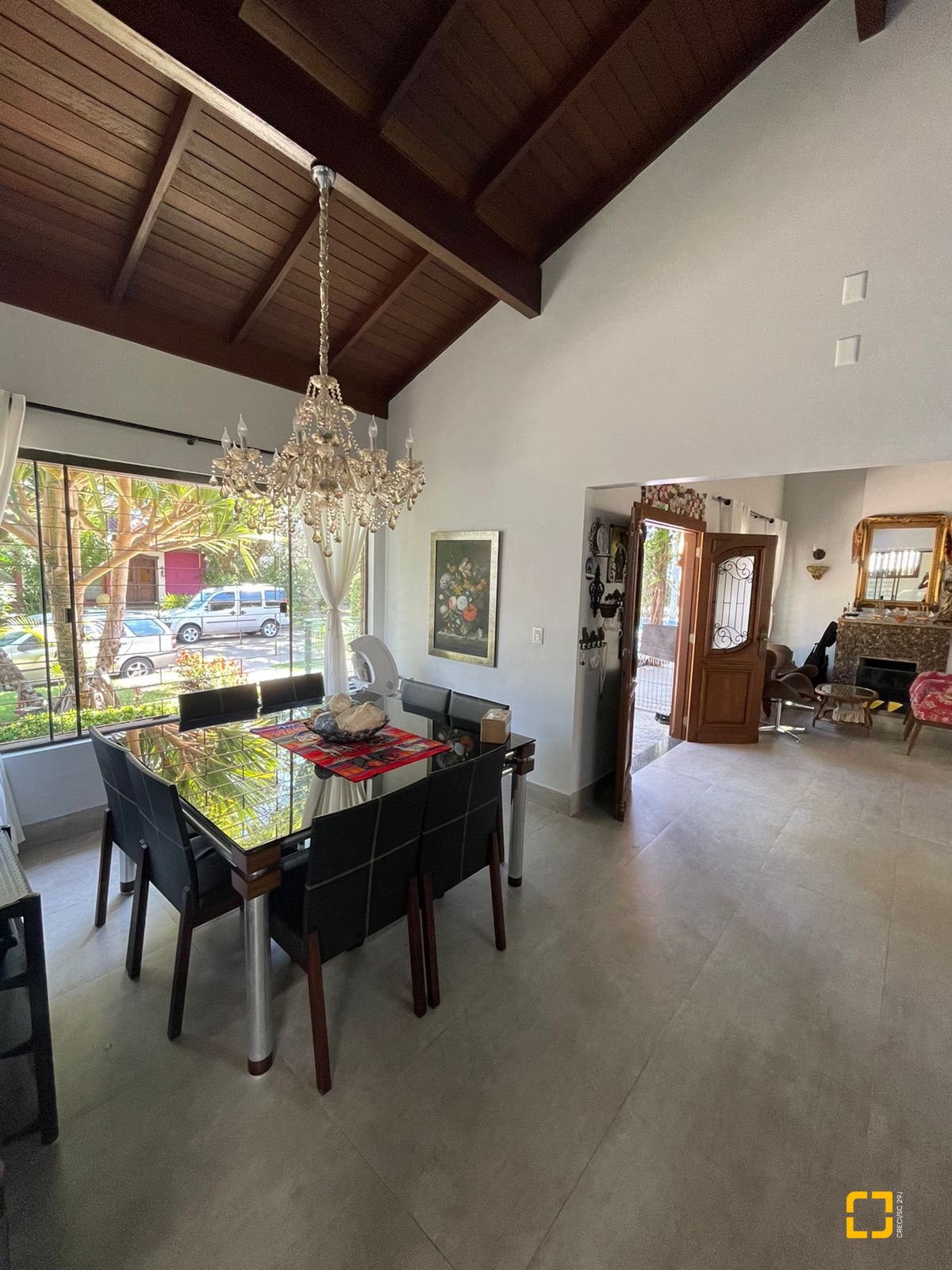 Casa com 3000m², 6 quartos (sendo 3 suítes), 2 garagens, no bairro Jurerê Internacional em Florianópolis