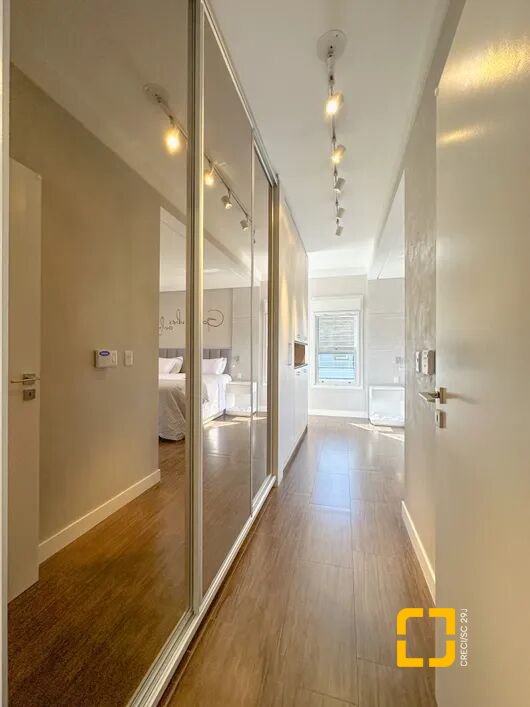 Casa com 320m², 3 quartos (sendo 2 suítes), 3 garagens, no bairro Jurerê Internacional em Florianópolis